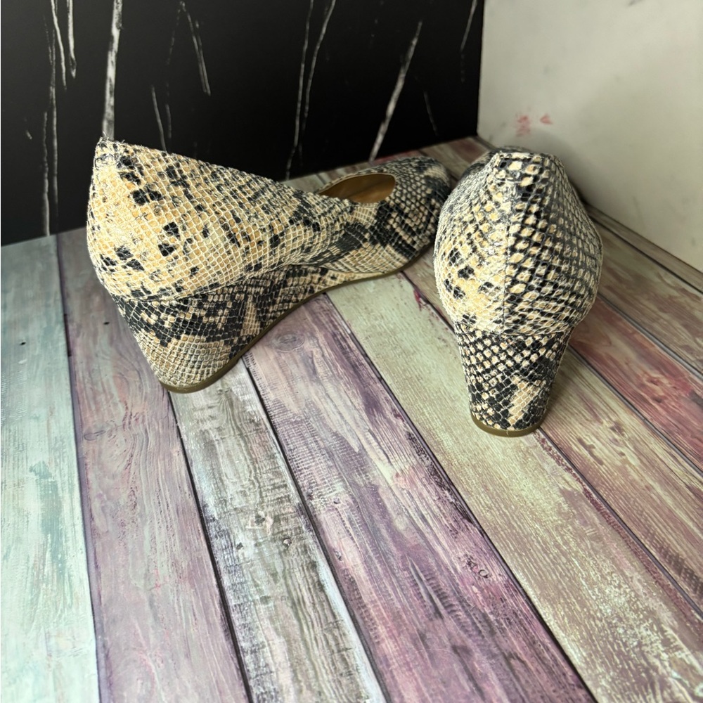 Snakeskin Patterned Wedge Shoes - image 3